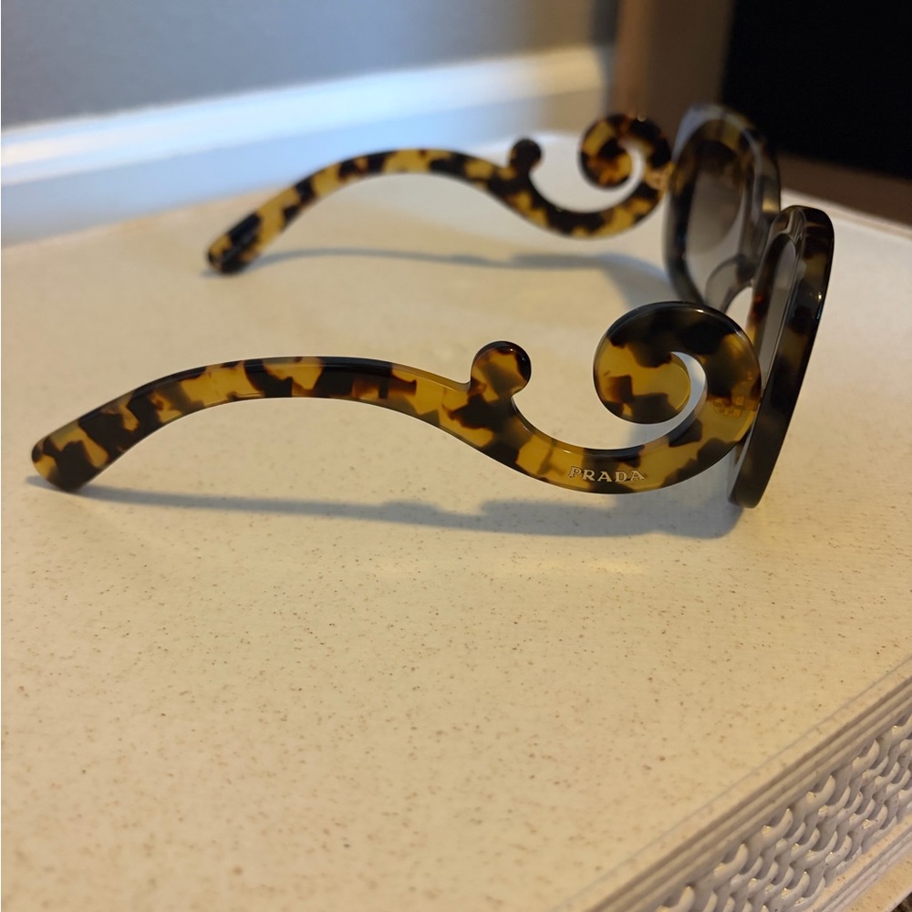 Model: Prada Minimal Baroque Common Model Number:… - image 3